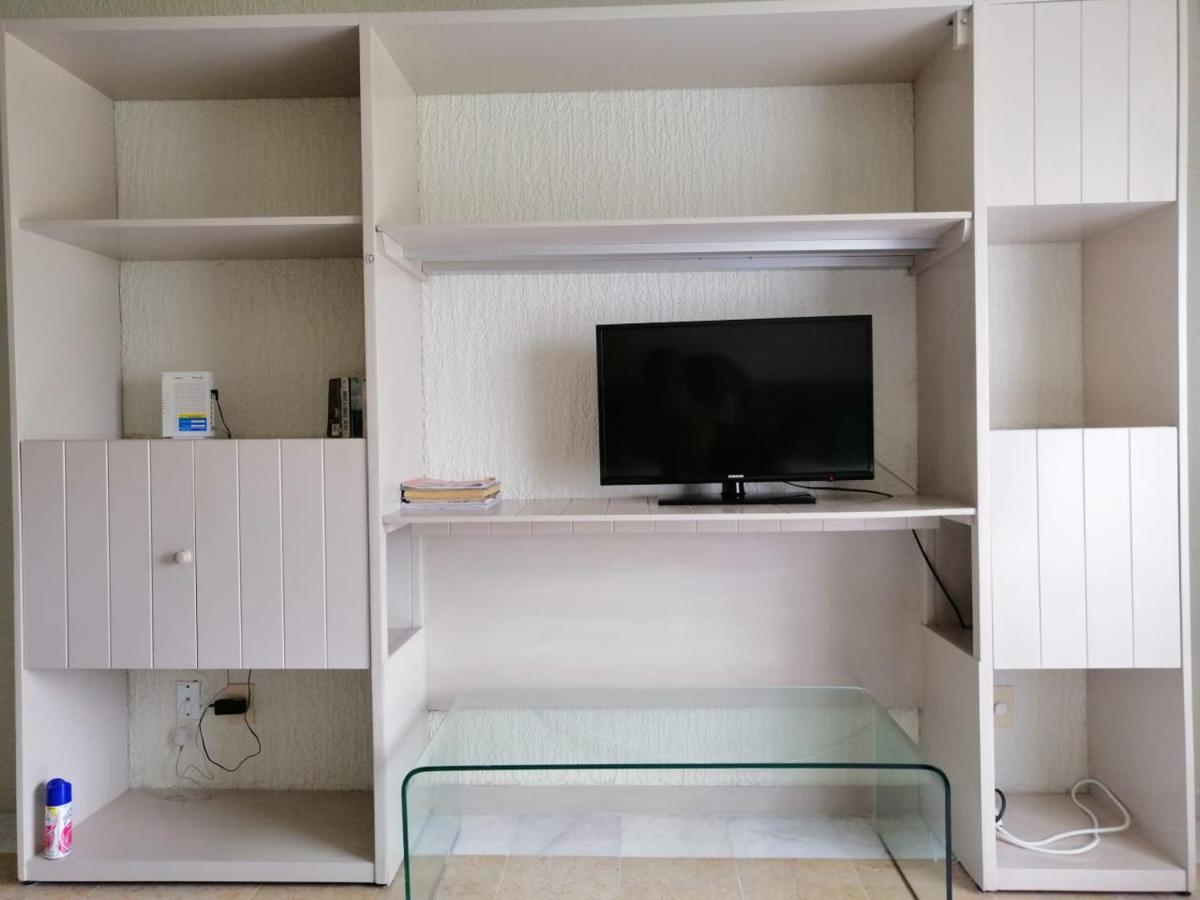 Beachfront Getaway Condo Канкун Номер фото
