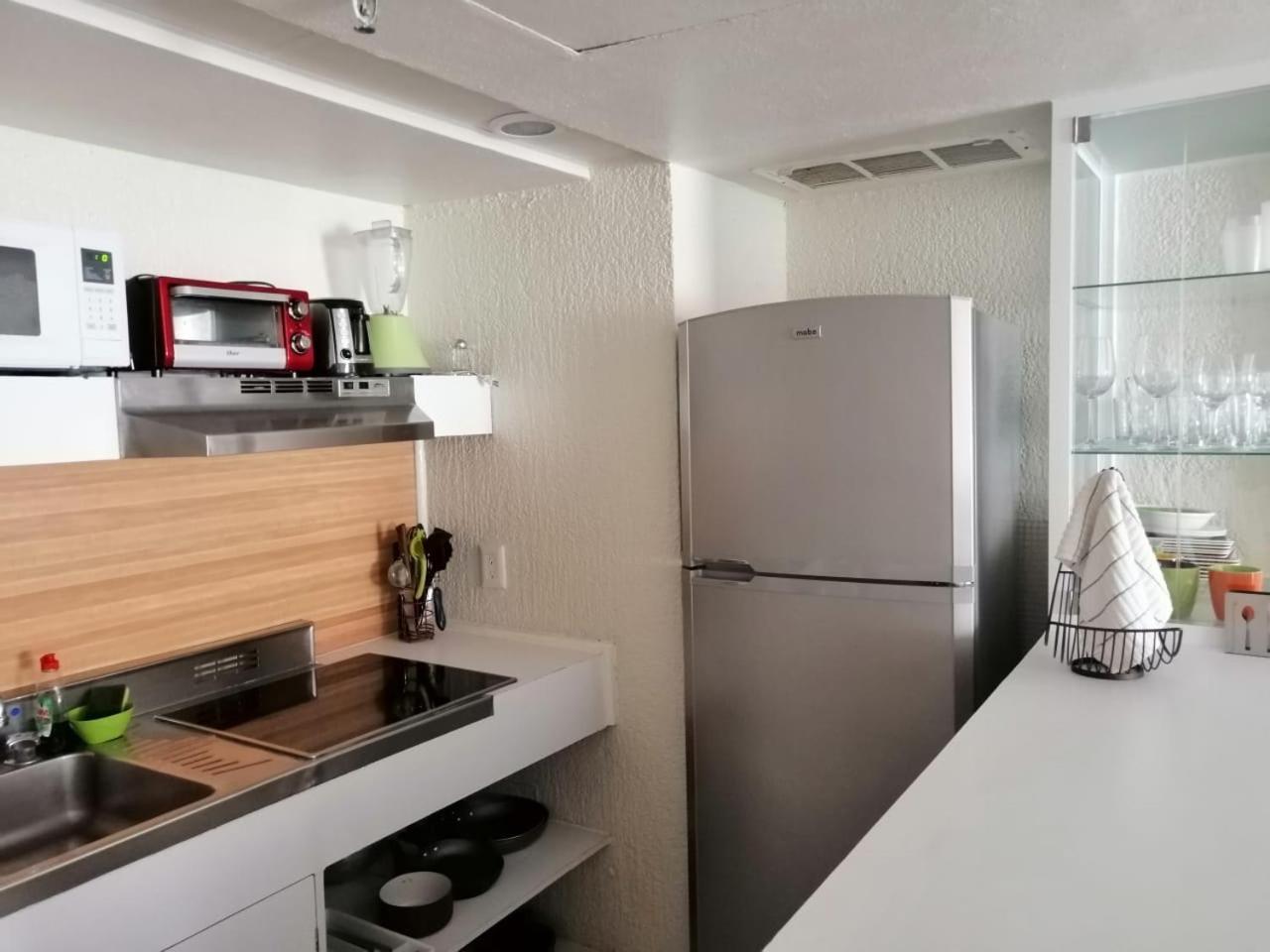 Beachfront Getaway Condo Канкун Номер фото